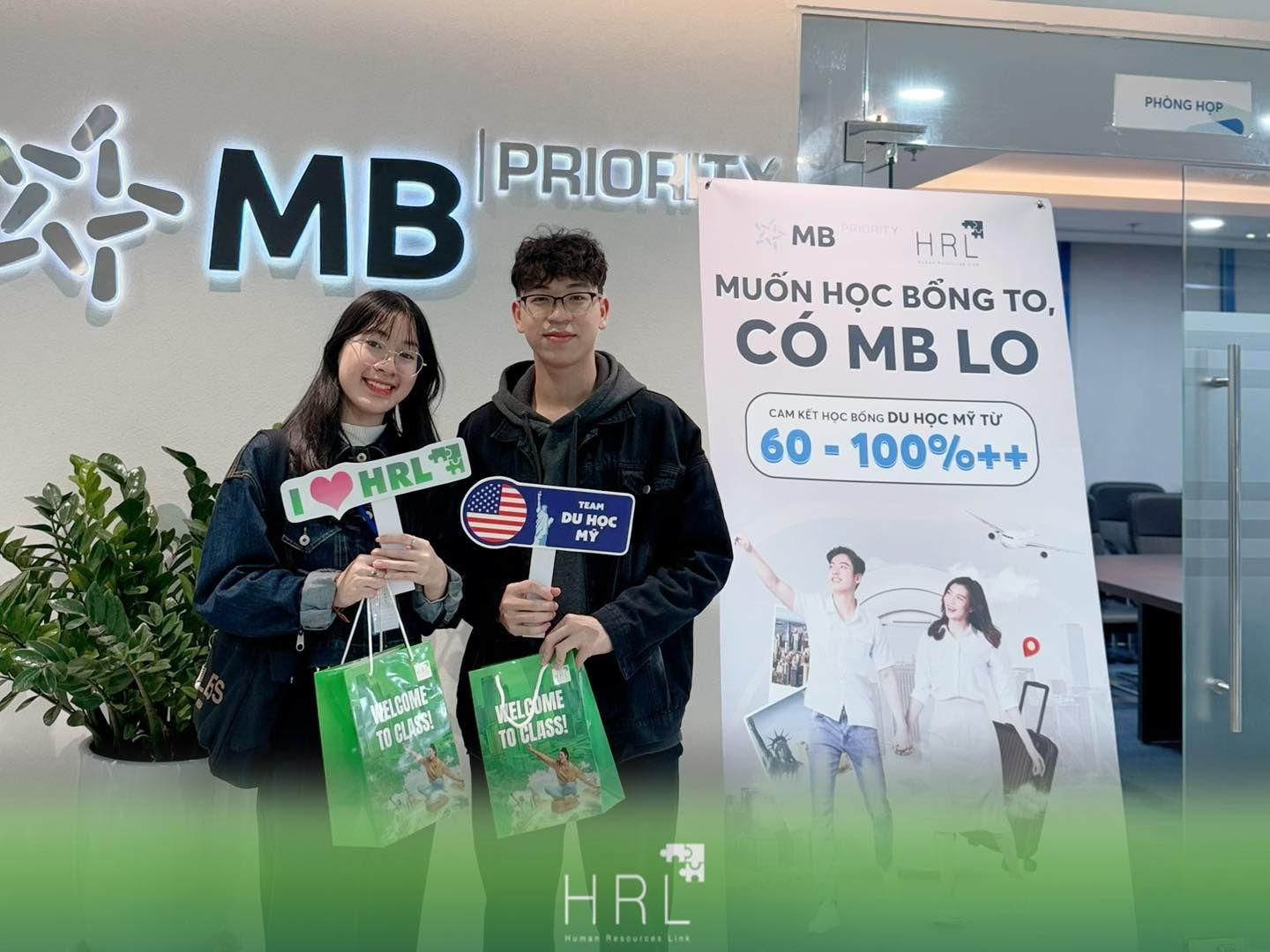 Hình ảnh học sinh tham gia hội thảo
