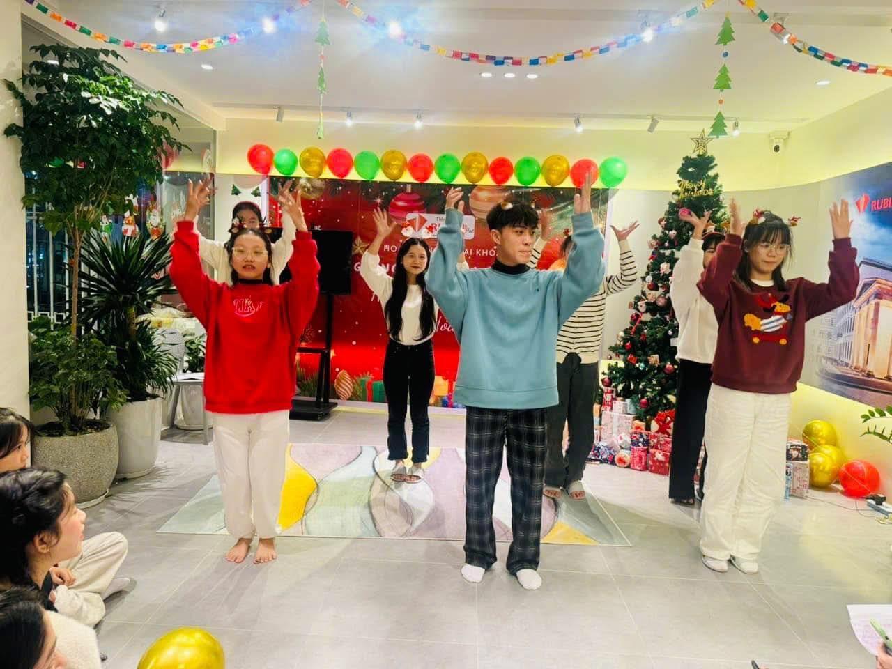Giao lưu văn nghệ